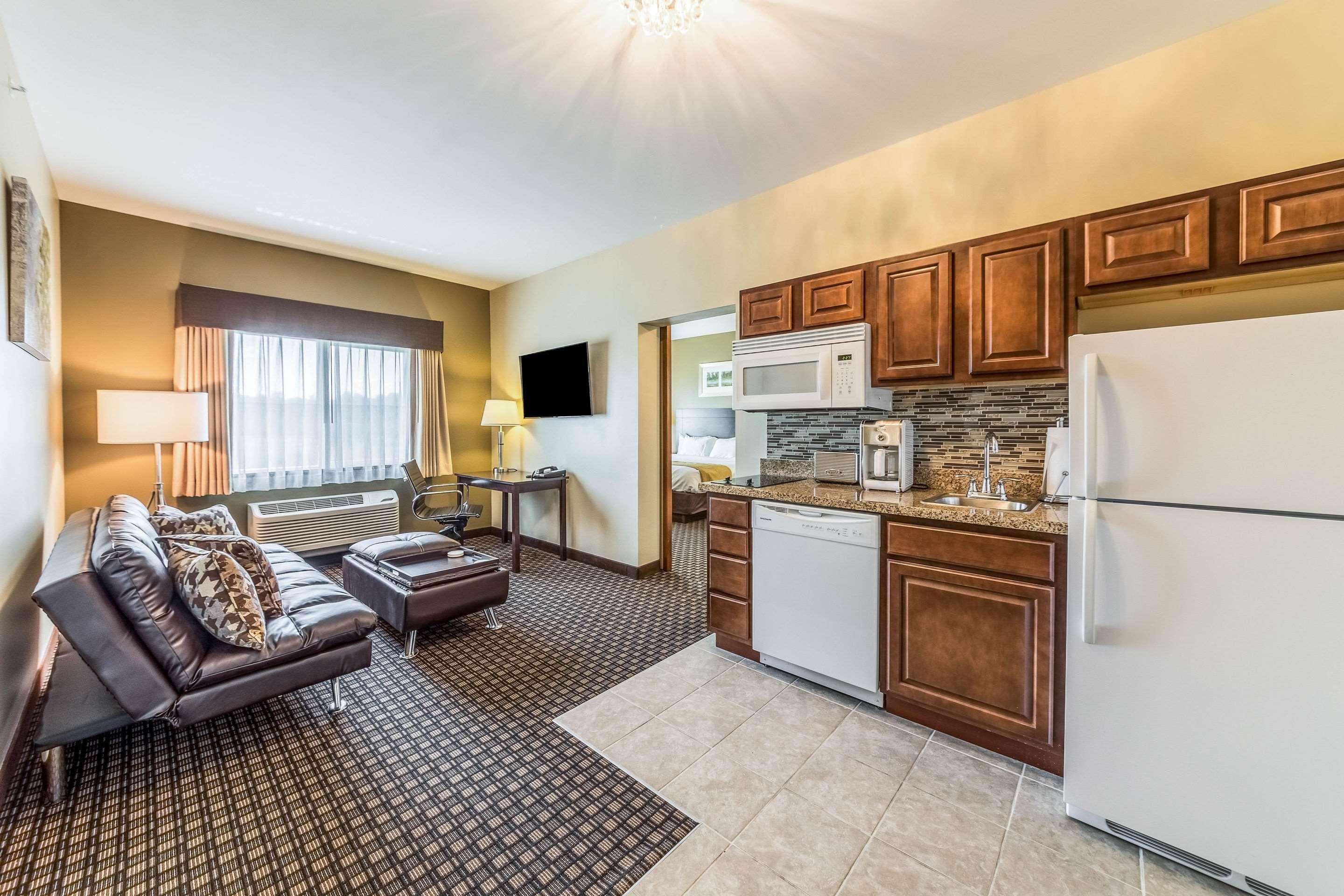 Comfort Inn & Suites Barnesville - Frackville Экстерьер фото