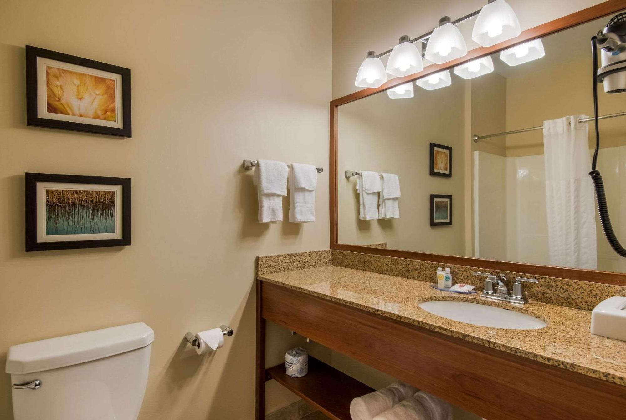 Comfort Inn & Suites Barnesville - Frackville Экстерьер фото