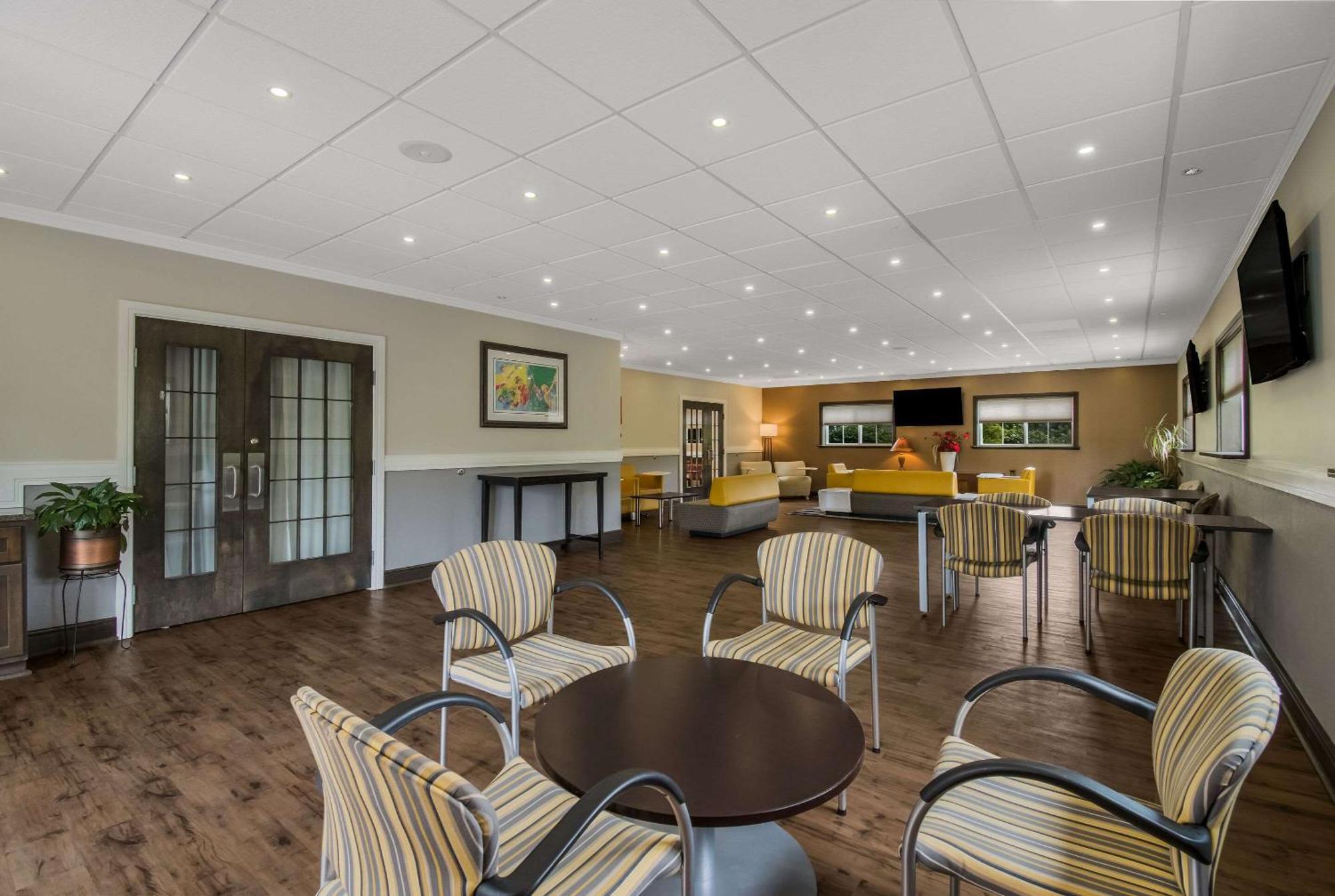 Comfort Inn & Suites Barnesville - Frackville Экстерьер фото