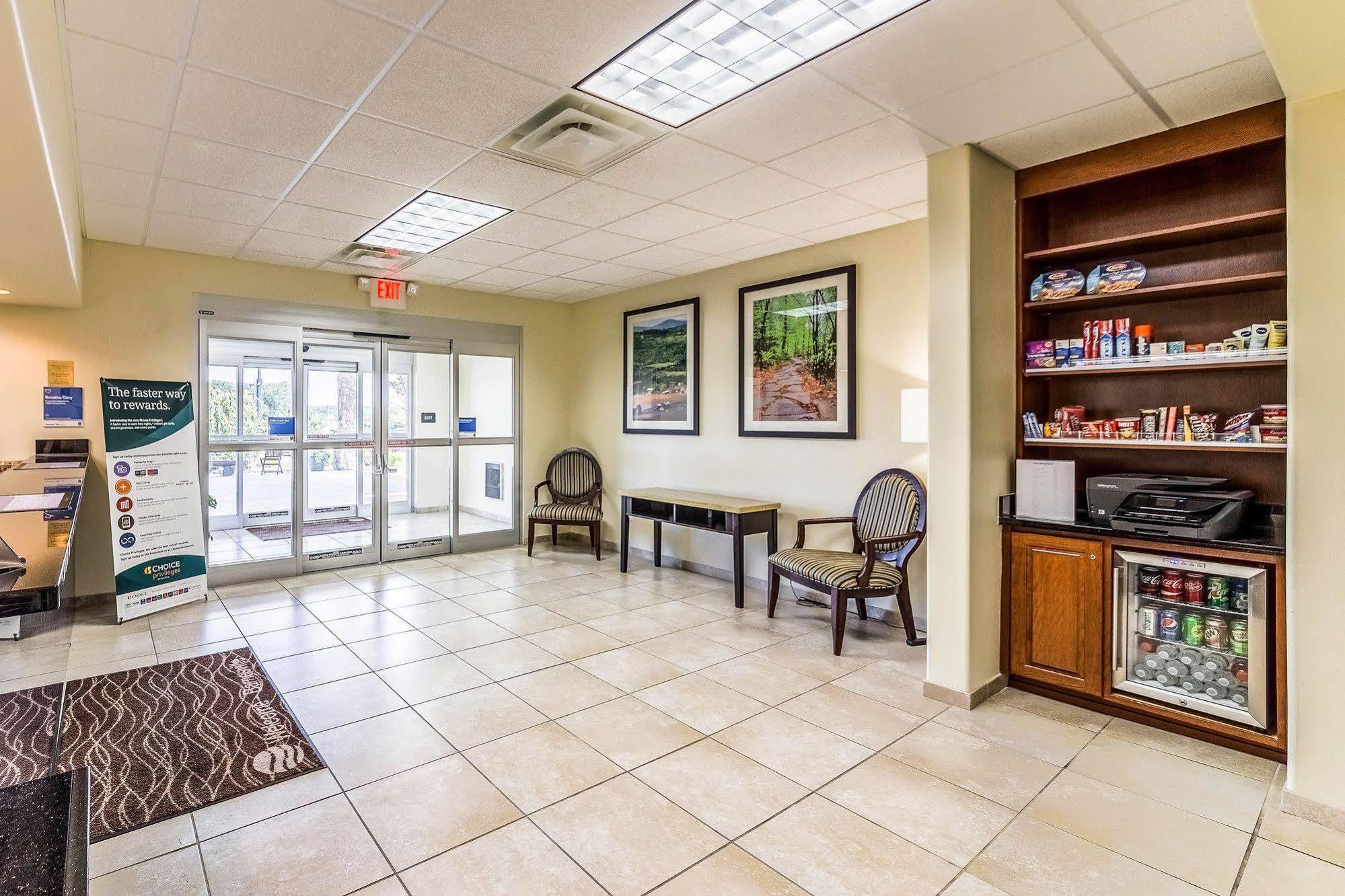 Comfort Inn & Suites Barnesville - Frackville Экстерьер фото